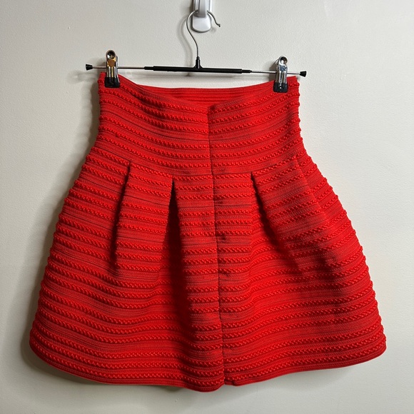 H&M Stretch Pull On Ribbed A-line Skirt Size Medium Bright Red Elastic Waist - Picture 9 of 12